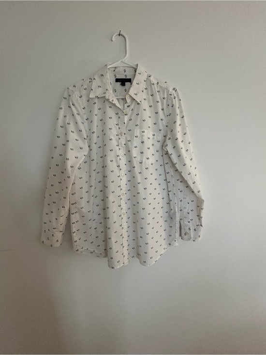 Banana Republic Other - Banana Republic White Shirt with Small Navy Motif